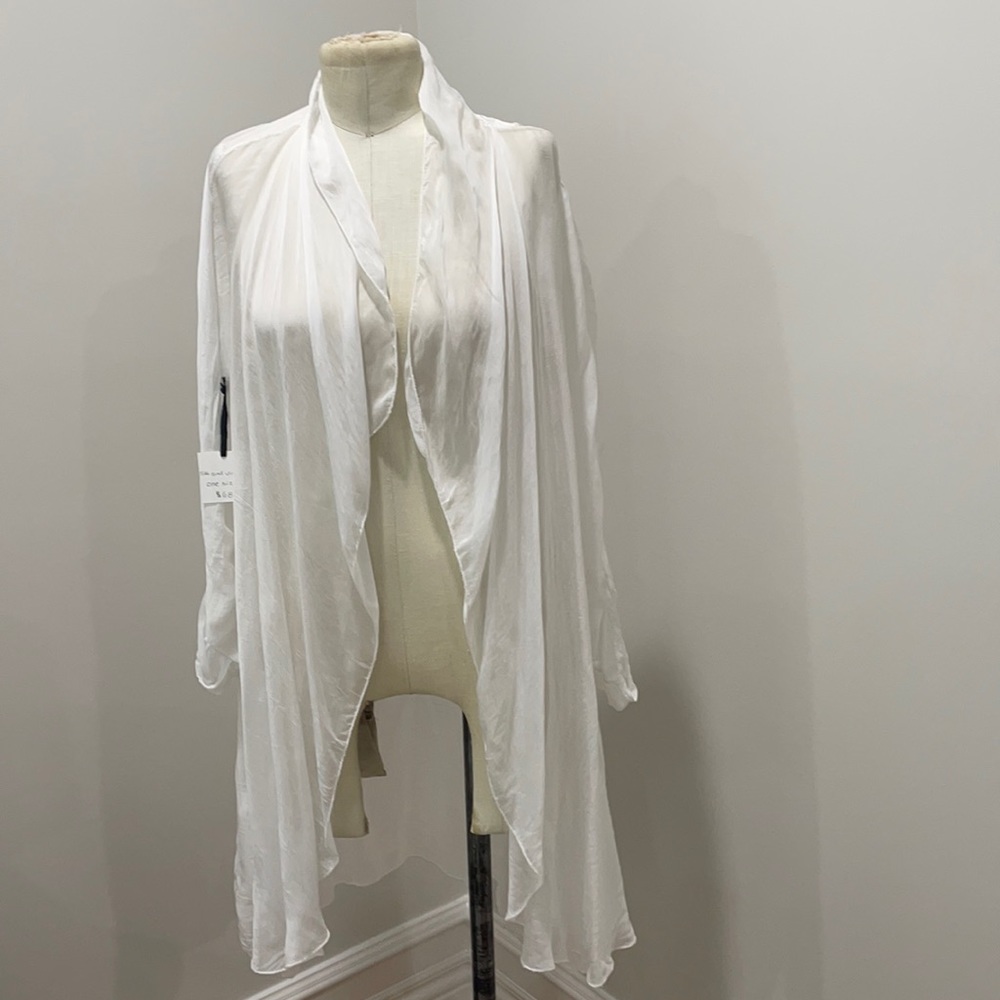 Caren Forbes white topper OS